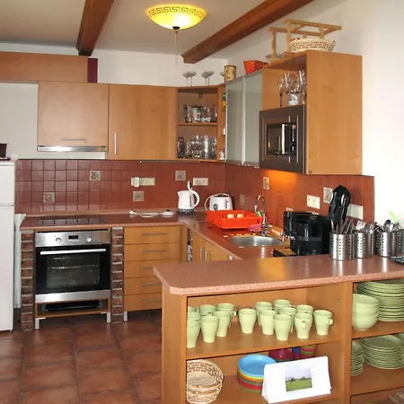 Ruzovka By Interhome Uhlejov